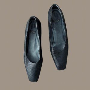 Black Stuart Weitzman Pumps